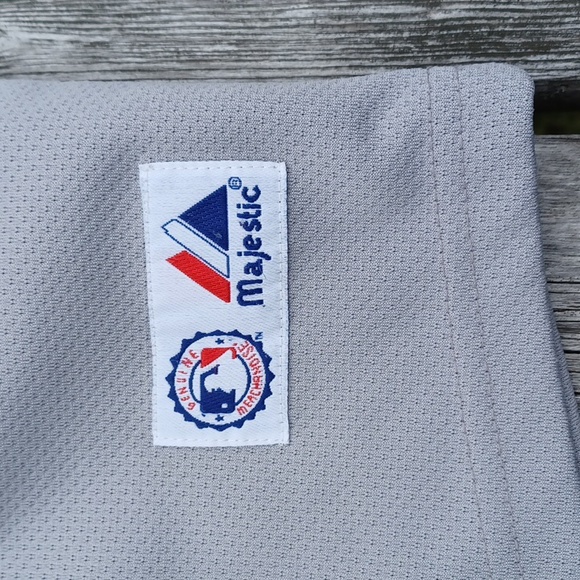 Majestic vtg Yankees #2 Jeter jersey. Gray and navy blue. Youth 10/12 - Picture 2 of 7